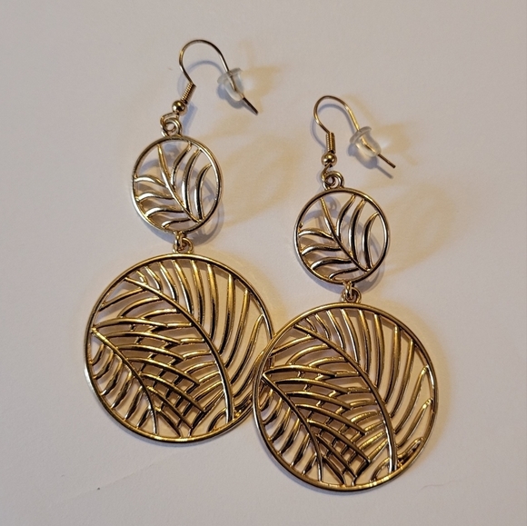 Gold Earrings - Picture 3 of 4